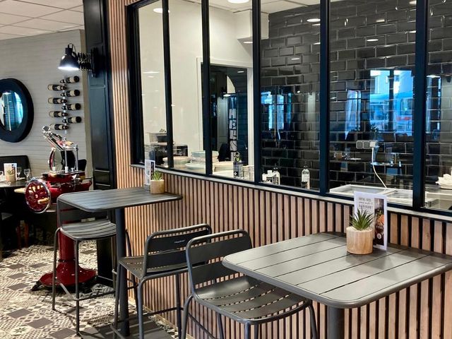 Brasserie & By Debourg Traiteur 