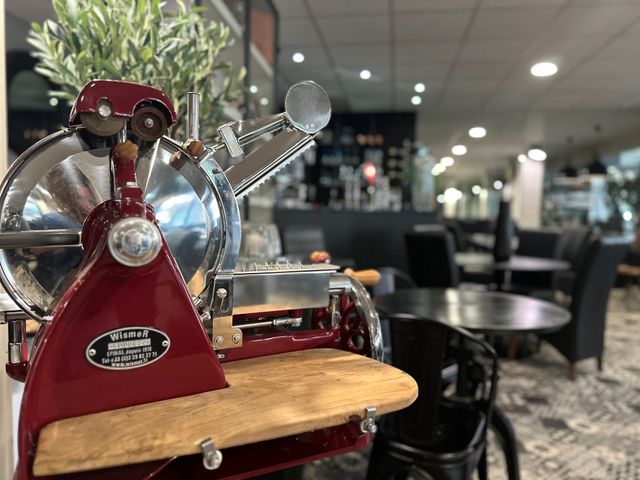 Brasserie & By Debourg Traiteur 